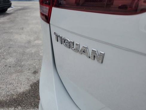 Used 2021 Volkswagen Tiguan S FWD image 11
