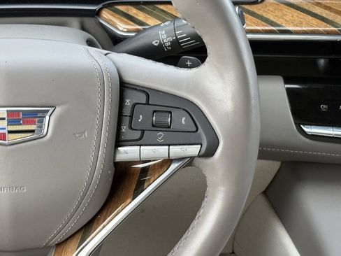 Used 2022 Cadillac Escalade Premium Luxury Platinum image 13