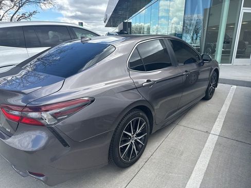 Used 2022 Toyota Camry SE w/ Convenience Package image 2