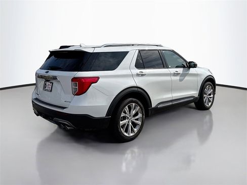 Used 2023 Ford Explorer Platinum w/ Technology Package image 7