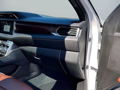 Used 2023 GMC Yukon Denali Ultimate image 21