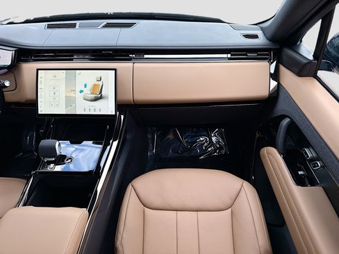 New 2026 Land Rover Range Rover Sport SE image 17