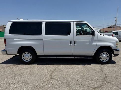 Used 2009 Ford E-350 and Econoline 350 Super Duty Wagon RWD image 4