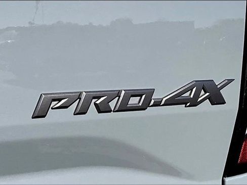 Used 2022 Nissan Frontier PRO-4X AWD/4WD image 25