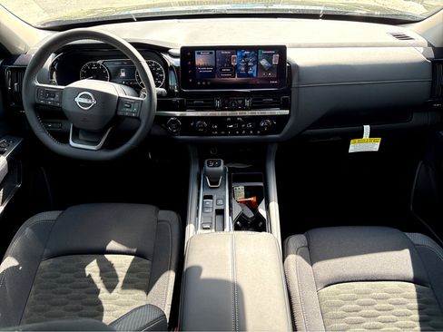 New 2026 Nissan Pathfinder SV image 4
