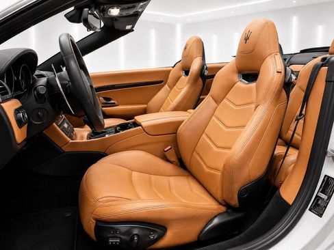 Used 2016 Maserati GranTurismo Sport RWD image 9