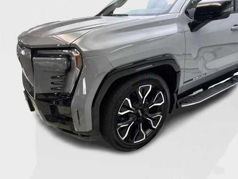 Used 2024 GMC Sierra EV Denali AWD/4WD image 17