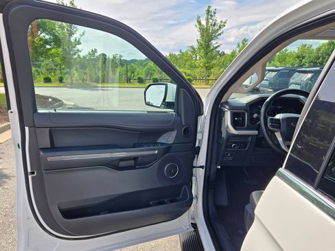 Used 2024 Ford Expedition Max XLT RWD image 20