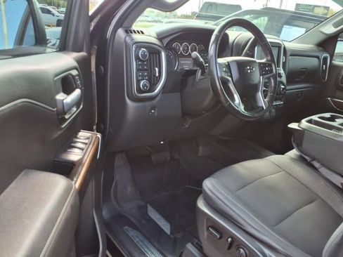 Used 2019 Chevrolet Silverado 1500 LT Trail Boss w/ Convenience Package AWD/4WD image 7