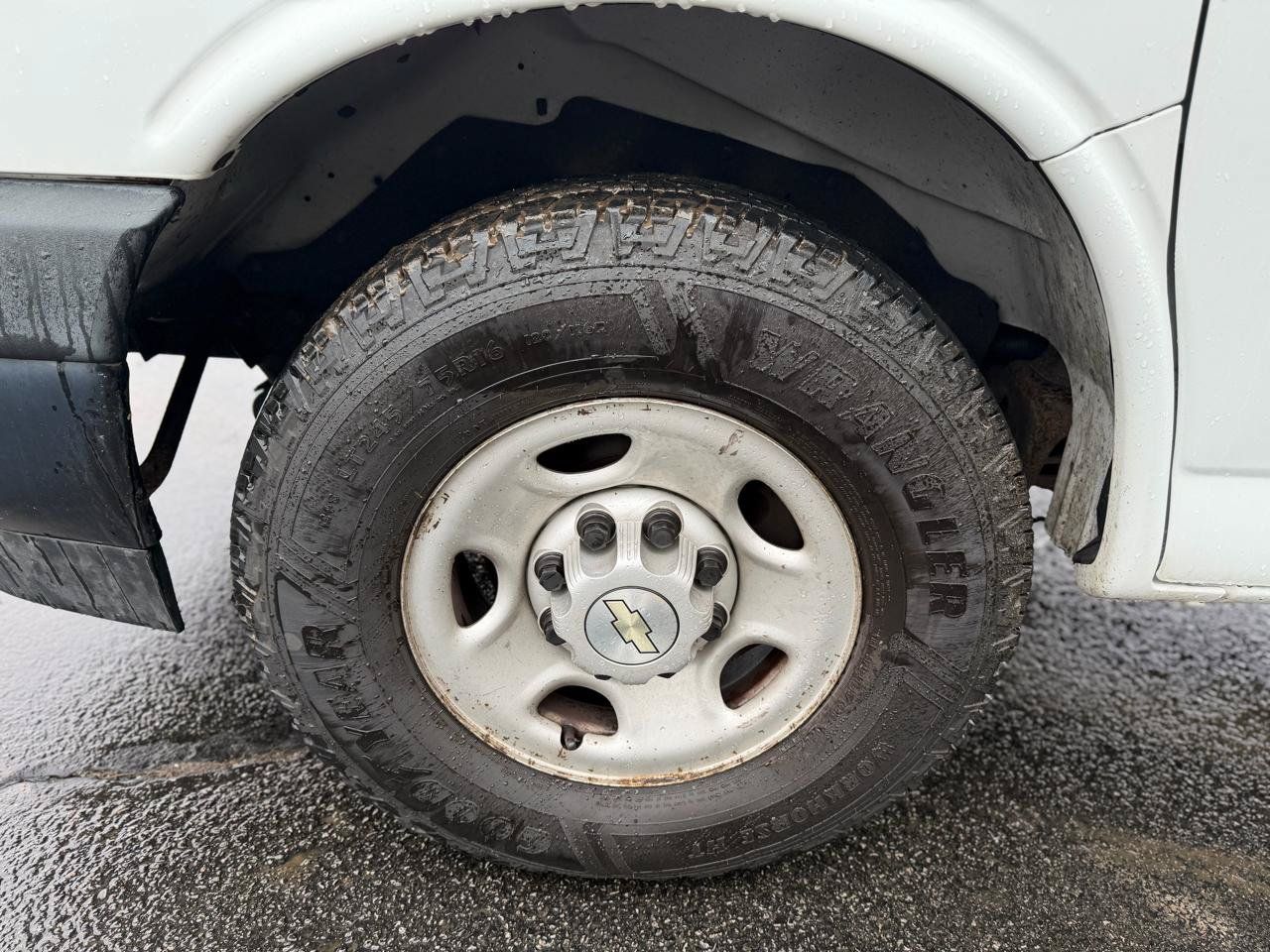 Used 2020 Chevrolet Express 3500 RWD image 10