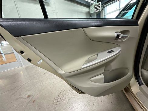 Used 2012 Toyota Corolla LE image 15