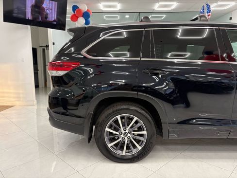 Used 2017 Toyota Highlander XLE image 8