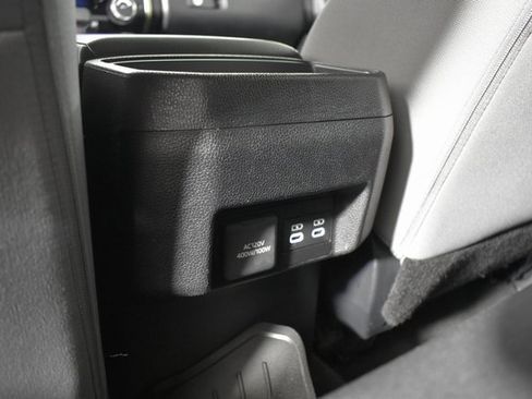 Used 2024 Toyota Tacoma TRD Off-Road image 28