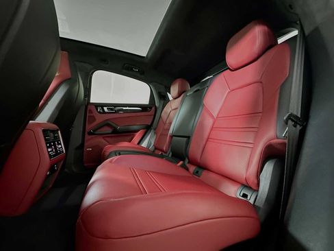 Certified 2022 Porsche Cayenne GTS image 22