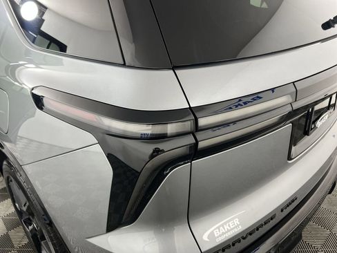 Used 2024 Chevrolet Traverse RS w/ LPO, Floor Liner Package AWD/4WD image 36