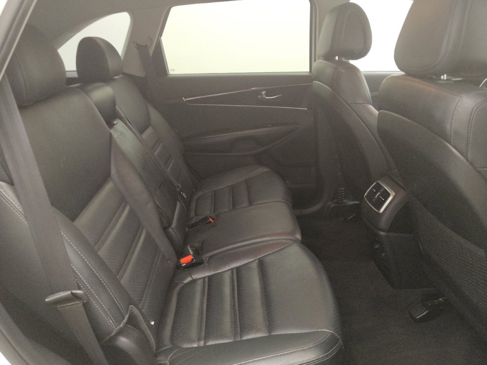 Used 2016 Kia Sorento EX FWD image 19