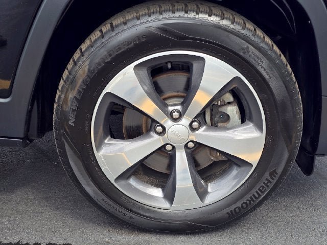 Certified 2019 Jeep Cherokee Limited AWD/4WD image 33