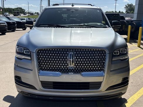 Used 2023 Lincoln Navigator Reserve AWD/4WD image 11