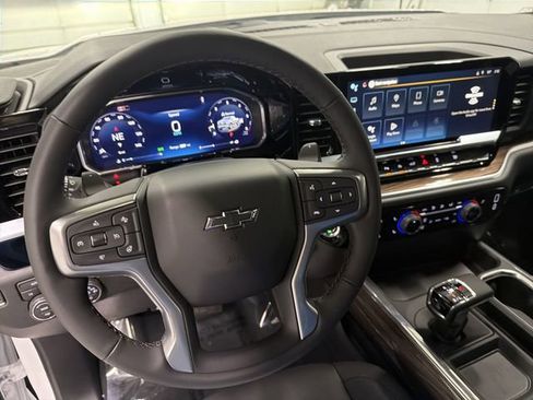 New 2026 Chevrolet Silverado 1500 RST w/ Redline Edition AWD/4WD image 17