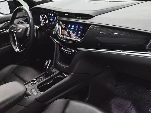 Used 2024 Cadillac XT6 Sport image 39