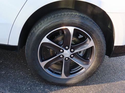 Used 2020 Buick Enclave Essence w/ Sport Touring Edition image 41