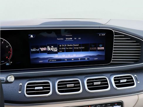 New 2026 Mercedes-Benz GLS 450 4MATIC image 21