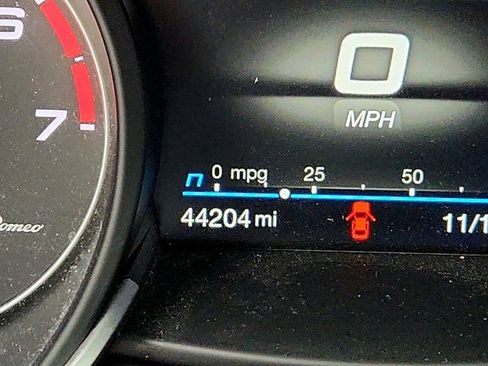 Used 2022 Alfa Romeo Stelvio Ti image 14