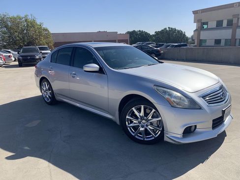 Used 2010 INFINITI G37 Journey w/ Premium Pkg image 6