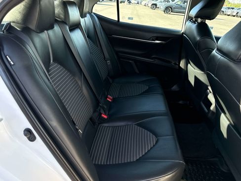 Used 2019 Toyota Camry SE FWD image 16