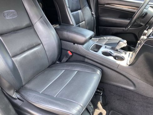 Used 2018 Jeep Grand Cherokee Overland RWD image 34
