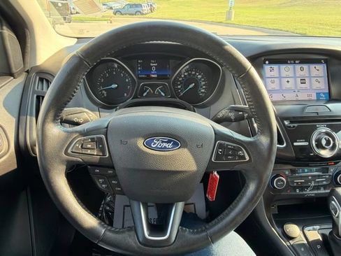 Used 2018 Ford Focus SEL w/ Winter Package FWD image 15