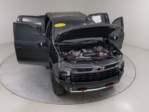 Used 2024 Chevrolet Silverado 1500 ZR2 w/ Technology Package image 46