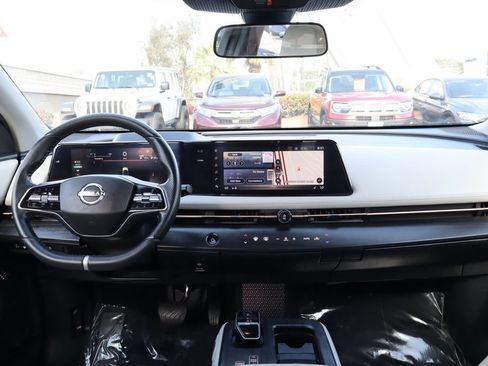 Used 2023 Nissan Ariya FWD image 25