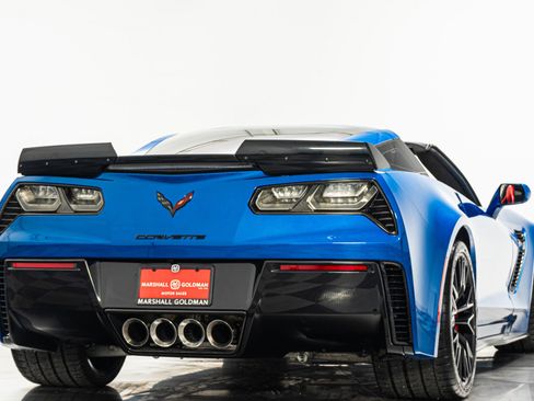 Used 2015 Chevrolet Corvette Z06 w/ 3LZ Preferred Equipment Group image 9