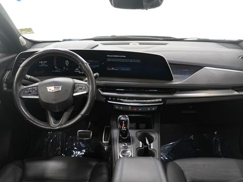 Used 2024 Cadillac XT4 Sport image 16