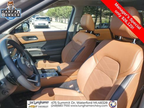 Used 2024 Nissan Pathfinder Platinum w/ Cargo Package AWD/4WD image 22