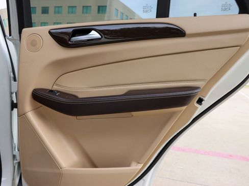 Used 2018 Mercedes-Benz GLE 350 w/ Premium 1 Package image 14