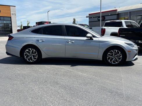 Used 2020 Hyundai Sonata SEL w/ Convenience + Sunroof Package FWD image 5