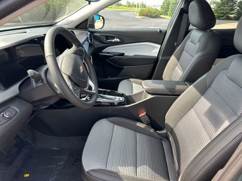 New 2025 Chevrolet Trax LT w/ Driver Confidence Package image 10