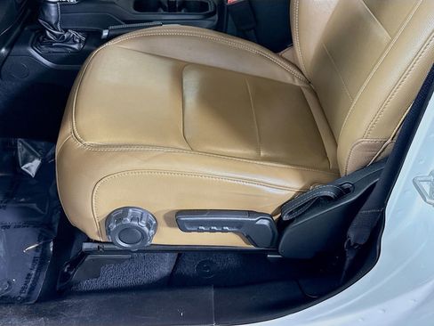 Used 2022 Jeep Wrangler Unlimited Sahara w/ Cold Weather Group image 24