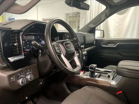 Used 2024 GMC Sierra 1500 Elevation w/ X31 Off-Road Package AWD/4WD image 8
