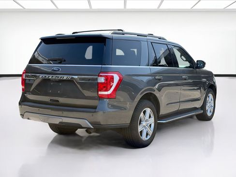 Used 2020 Ford Expedition XLT w/ Equipment Group 202A RWD image 4