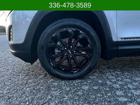 Used 2020 GMC Terrain SLE w/ Elevation Edition image 23