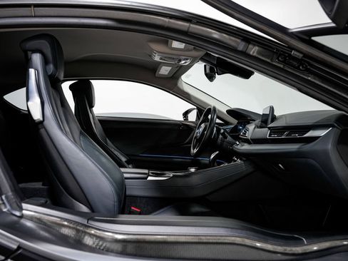 Used 2019 BMW i8 Coupe AWD/4WD image 25