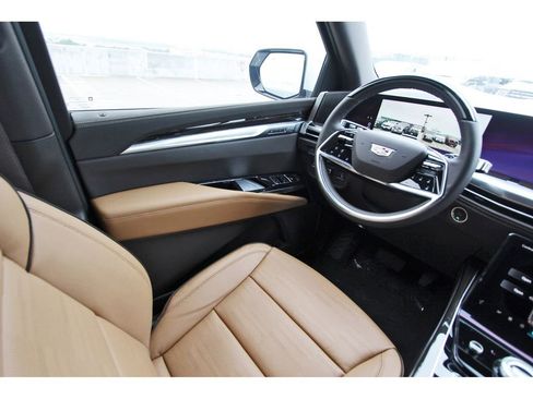 New 2026 Cadillac Escalade Luxury w/ Touring Package AWD/4WD image 8