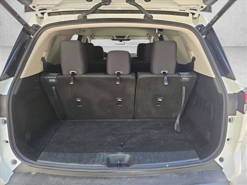 Used 2025 Nissan Pathfinder SV FWD image 5