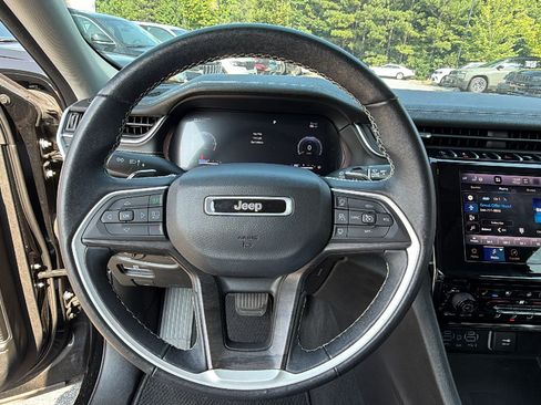 Used 2022 Jeep Grand Cherokee Limited w/ Luxury Tech Group II RWD image 27