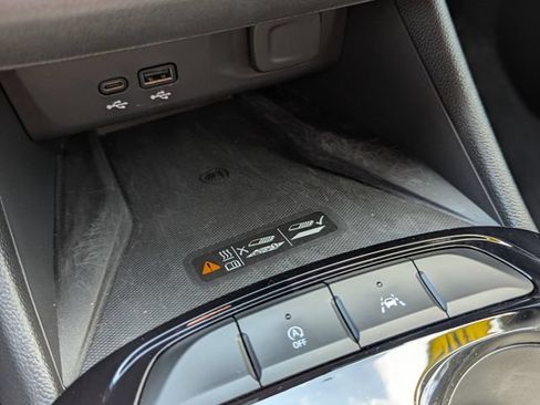 Used 2025 Buick Envista Sport Touring w/ Convenience I Package FWD image 14