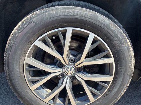 Used 2019 Volkswagen Tiguan SE w/ Panoramic Sunroof Package AWD/4WD image 15