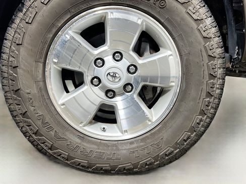 Used 2012 Toyota Tacoma PreRunner image 14